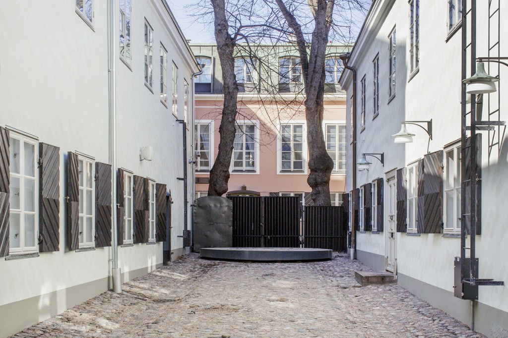 Falkmanin piha Helsingin kaupunginmuseossa. Kuva: Maija Astikainen / Helsingin Kaupunginmuseo
