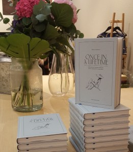 Mirva Saukkolan matkakirja Once in a lifetime on ilmestynyt. Kuva Ideal Helsinki