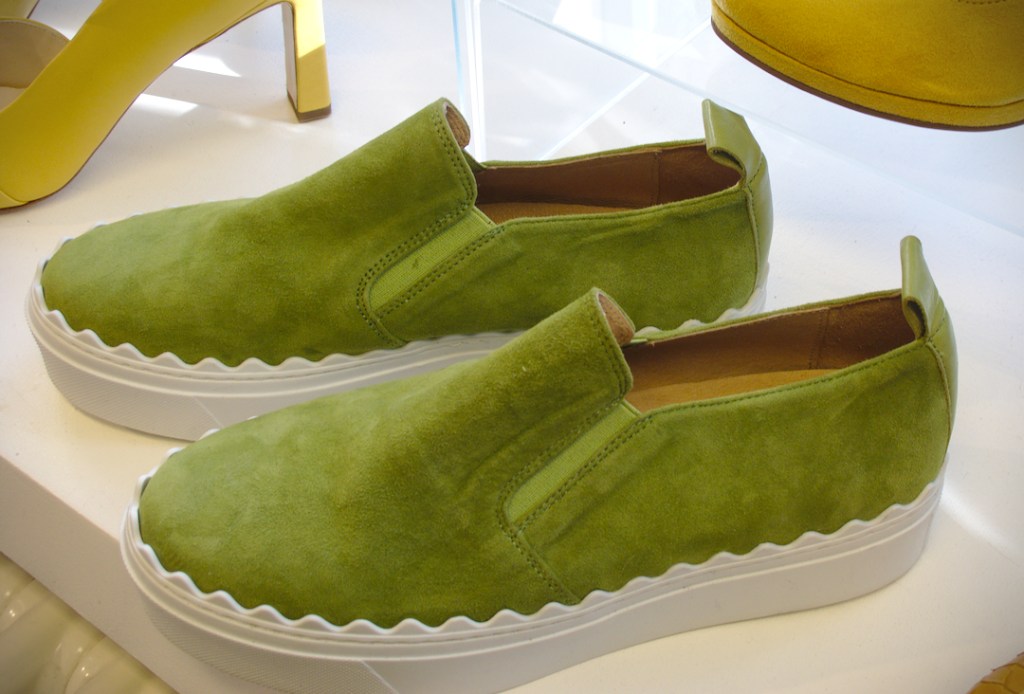 Korkkari 37 kenkävalikoimaa.