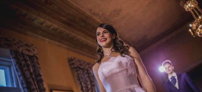 Sinikka Nikanderin juhla- ja hääpuvut. Kuva Harri Masko.