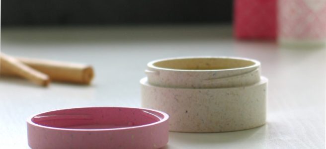 Choice Finland Rosehip Balm pakattu biohajoavaan rasiaan. Kuva Ideal Helsinki