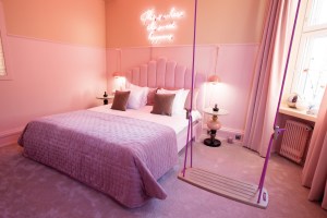 Klaus K & Valio Sweet Suite -hotellihuoneen sisustusta.